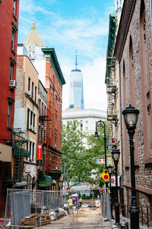 Roadworks in Chinatown street in New Yorkのeditorial素材