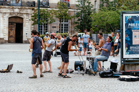 Street band playing in City Hall Plaza of Rennesのeditorial素材