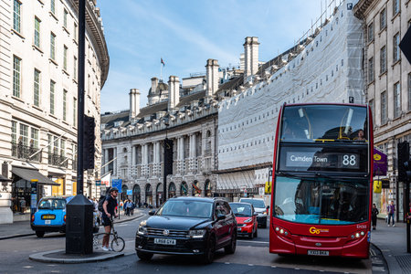 Busy traffic in Regent Street in Londonのeditorial素材