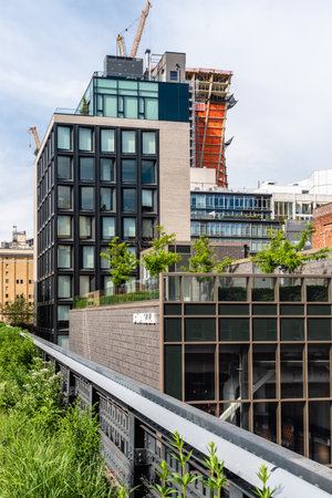 Office buildings and construction site in High Line in New York Cityのeditorial素材