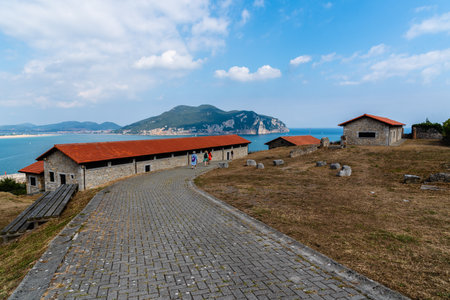 The old Fort of Rastrillar in Laredo and the bayのeditorial素材