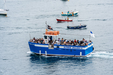 Tourist ferry in the bay of La Concha in San Sebastianのeditorial素材