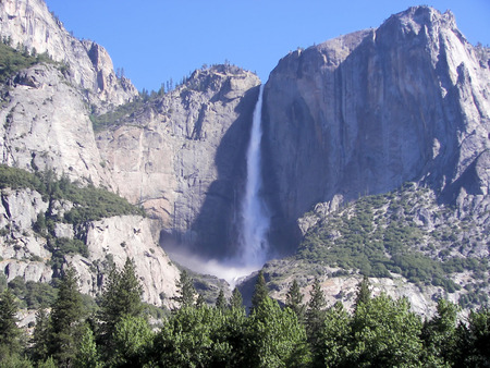 yosemite falls - yosemite npの写真素材