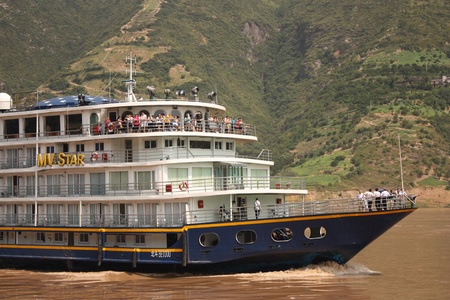 Yangtze river, China, cruise ship MW Star Victoria Cruises,  August 1, 2010 - Yangtze river cruise shipのeditorial素材