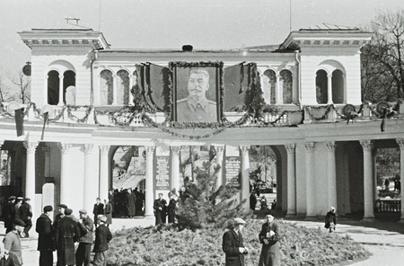 People in front of Colonnade - the landmark of Kislovodsk, Health resort, North Caucasus, Soviet Union, 1953のeditorial素材