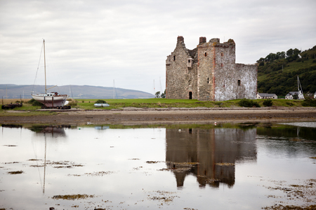 Arran, Scotland-August 28. 2013: View of Lochranza bay and the castle. This is supposed to be the castle That served as a reference for one of Herg's TinTin stories.のeditorial素材