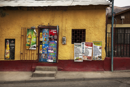 Pisco Elqui, Chile- August 14, 2014: Little store in Pisco Elqui Valley. Chileのeditorial素材