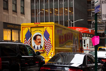 New York, USA-June 6, 2017: Traffic on the streets of Manhattanのeditorial素材