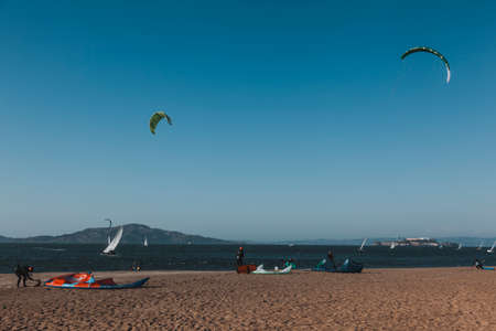 San Franciso, CA, USA-June 22, 2017: Kitesurfing under the Golden Gate Bridge. San francisco Californiaのeditorial素材