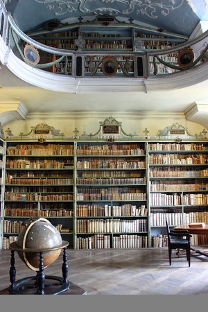 In the foreground is the globe. In the background are the books and back upstairs to see the gallery.のeditorial素材