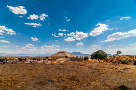View of the Pyramid of the Sun with a beautiful blue sky at Teotihuacan near Mexico Cityの写真素材
