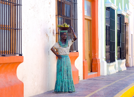 CAMPECHE, MEXICO - FEBRUARY 23: Beautiful  woman statue in colonial street in Campeche, Mexico on February 23, 2017のeditorial素材