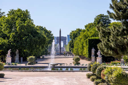 Paris, France - May 29, 2020: View of Place de la Concorde and Arc de Triomphe from Tuileries garden in Parisのeditorial素材