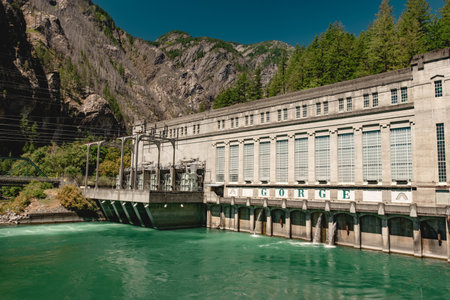 Gorge Powerhouse hydroelectric power plant along the Skagit River in North Cascades National Park.の写真素材