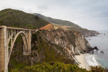 California coastline and the Bixby Bridge in the panoramic highway 1のeditorial素材