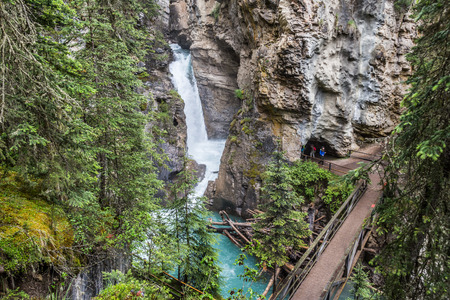 The Canadian Rockies have numerous high peaks and ranges. The Canadian Rockies are composed of shale and limestone. One of the most beautiful landscape and scenery in north Americaの写真素材