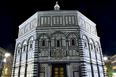 FLORENCE, ITALY - APRIL 20, 2016: The Piazza del Duomo in Florence, Italy. Piazza del Duomo is located in the heart of the historic center of Florence.のeditorial素材