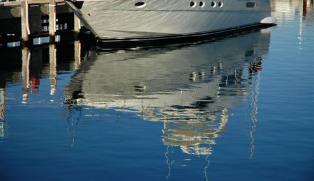 Yacht Reflectionの写真素材