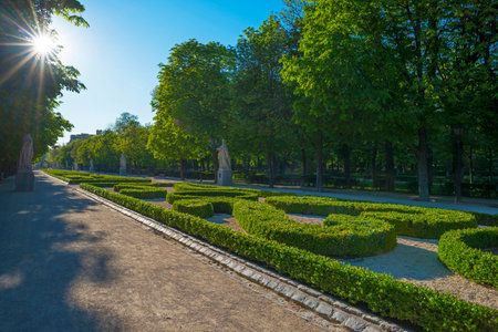 Avenue with statues in the Retiro Park in Madridのeditorial素材