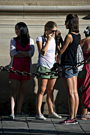 Sevilla (Spain) 27th September 2016 - Urban life - People quieing to visit a monumentのeditorial素材