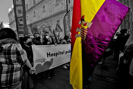 The tendency in the regional right wing government is to prrivatise the Spanish National Heath Service. This is a demonstration protesting against that trendのeditorial素材