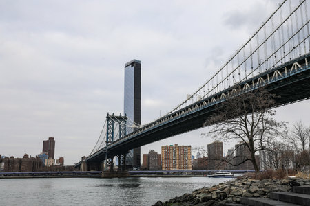 Manhattan Bridge and Manhattan Skyline, New York City, USAの写真素材