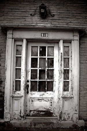 A old door in an oldest building.
の写真素材