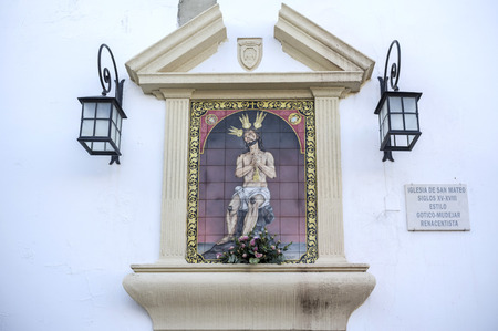JEREZ DE LA FRONTERA,SPAIN-NOVEMBER 13,2016: Religious image of Jesus Christ in niche white wall in church of San Mateo,Jerez, Andalucia.のeditorial素材