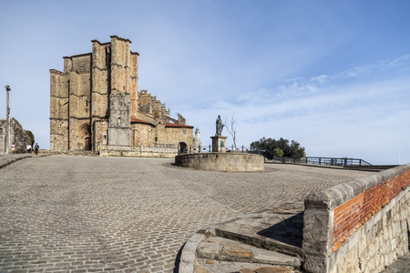 CASTRO URDIALES,SPAIN-SEPTEMBER 25,2015: Church, Iglesia Santa Maria Asuncion, gothic style in Castro Urdiales, Cantabria, Spain.のeditorial素材