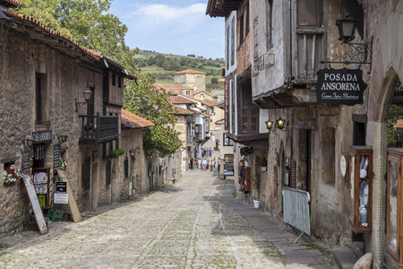SANTILLANA DEL MAR, SPAIN.SEPTEMBER 24,2015: Typical street in touristic village of Santillana del Mar, province Santander, Cantabria, Spain.のeditorial素材