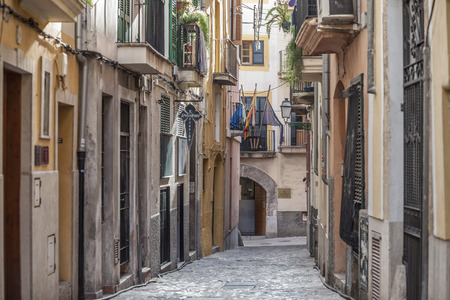 PALMA DE MALLORCA,SPAIN-JANUARY 16,2013: Street view, historic center of Palma, Balearic Islands.のeditorial素材