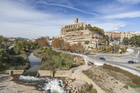 MANRESA,SPAIN-NOVEMBER 11,2013: General view of the catalan city of Manresa with cathedral or La Seu in center, province Barcelona, Catalonia, Spain.のeditorial素材