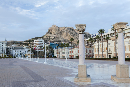 ALICANTE, SPAIN- JANUARY 18, 2018: Iconic city point close to port, square puerta del mar.Alicante, Spain.のeditorial素材