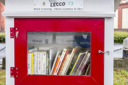 LECCO, ITALY- JANUARY 10,2018: Exterior structure book crossing in  Lecco, Italy.のeditorial素材