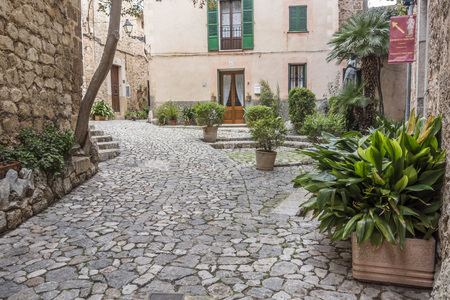 VALLDEMOSSA,SPAIN-MARCH 6,2018: Ancient street view, village of Valldemossa, Majorca Island, Spain.のeditorial素材