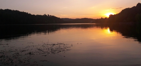 Sunset on a lakeの写真素材