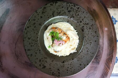 chicken pasta, chicken spaghetti in white cream sauce