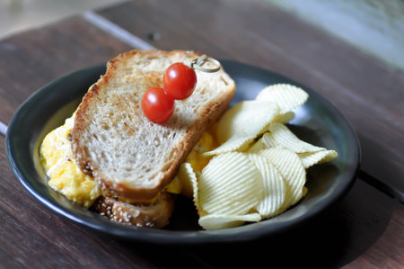 sandwich or egg and cheese toast, egg and cheese toast sandwich