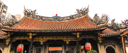 Landscapes of roof in Longshan Temple in Taiwanのeditorial素材