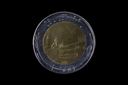 500 Italian lira coin from 1987 isolated on blackの写真素材