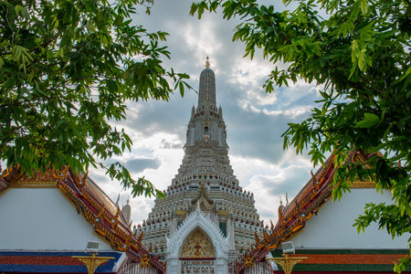 Wat Arun or Temple of Dawn is considered by many as one of the most beautiful temples in Thailand. Wat arun is one of Bangkok's world famous landmarks.の写真素材