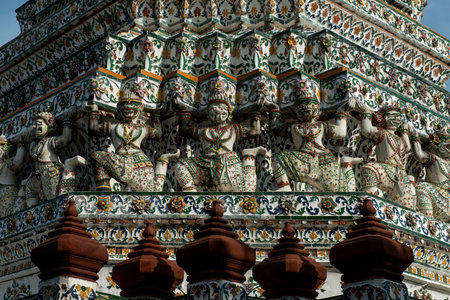 Wat Arun or Temple of Dawn is considered by many as one of the most beautiful temples in Thailand. Wat arun is one of Bangkok's world famous landmarks.の写真素材