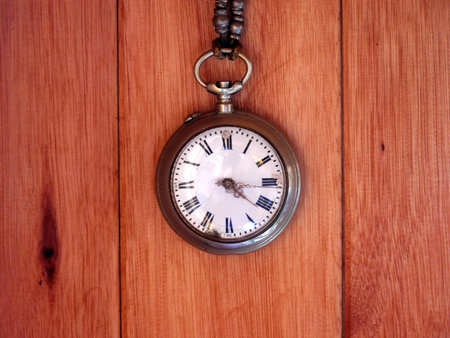 VINTAGE CHAIN WATCH
