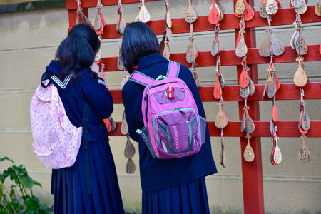 Tokyo, Japan November 27 2018 Unidentified  Shrine in Ueno park and watch the autumn tree in the garden .のeditorial素材