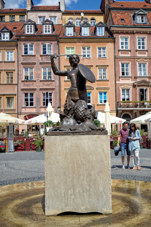 The statue of a mermaid in Warsaw, Polandのeditorial素材