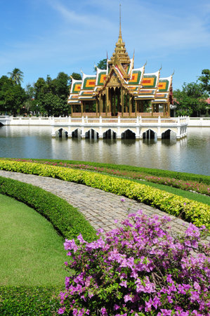 Thai style castle in the middle of pond, Bang-Pa-In Palace, Ayutthaya Thailand のeditorial素材
