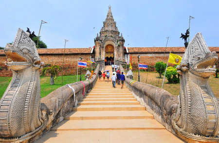 Arch Phra That Lampang Luang Thailand のeditorial素材