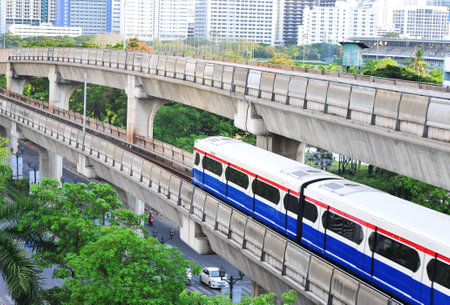 sky train, Bangkok Thailandのeditorial素材