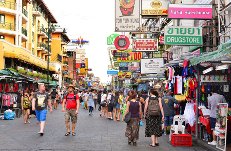 BANGKOK - January 7: Unidentified tourists walk along backpacker haven Khao San Road on January 7, 2015 in Bangkok, Thailand. Budget accommodation on Khao San Road starts from $8 or B250 per nightのeditorial素材
