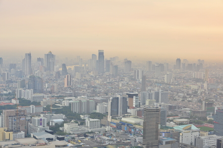 BANGKOK, THAILAND - NOVEMBER 15, 2015: Bangkok sunset view from Baiyoke Tower observation platform, Thailandのeditorial素材